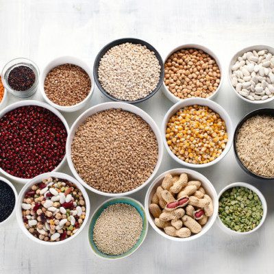 多种谷物，种子，坚果和豆类可以帮助高蛋白质烘焙。