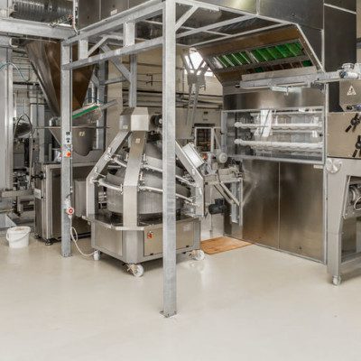 食品加工场所的卫生地板设计是生产和安全生产操作的一个非常重要的组成部分。
