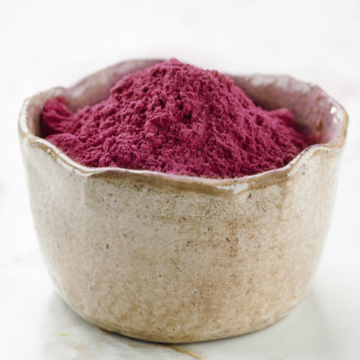 甜菜粉是一种天然的暗红色食品添加剂，是清洁标签食品的理想选择。
