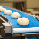 面团成型是盘状或块状面包高速生产的上妆阶段的最后一步。