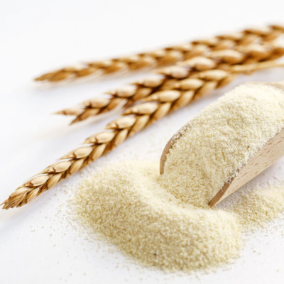 小麦粉是一种由高蛋白硬粒小麦制成的粗面粉。