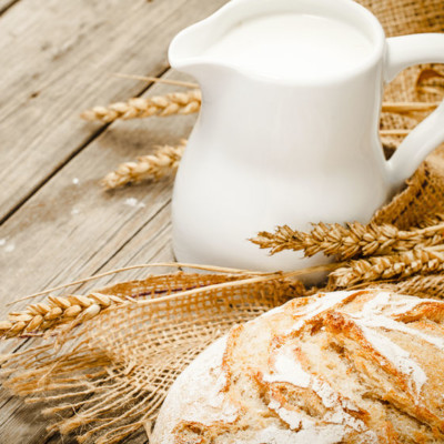 维生素D常被添加到牛奶、谷物和烘焙食品中。