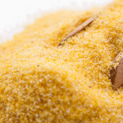 粗粒是玉米、玉米粉或大豆的胚乳磨碎后的粗颗粒。