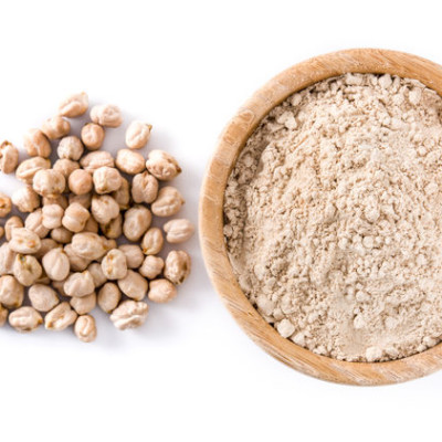 鹰嘴豆粉是将鹰嘴豆整粒磨成的细粉。