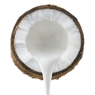 椰奶是一种用压制的新鲜，成熟的椰子肉制成的美味富液体。