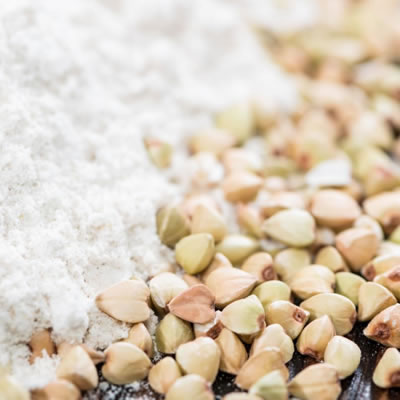 荞麦粉是一种不含麸质的小麦粉的替代品。