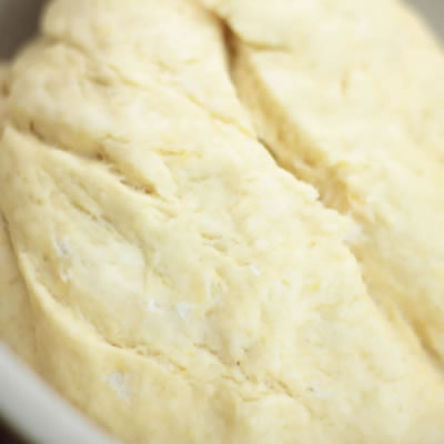 面包制剂的海绵和面团方法使用65％-70％的面粉，水和酵母发酵的海绵。