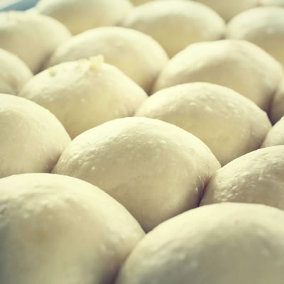 生面团是商业面包房常用的一种面包制作方法。