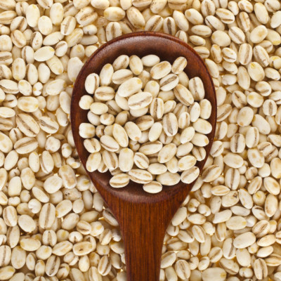 大麦是一种口感好嚼的谷物，可以添加到面包和其他烘焙食品中。