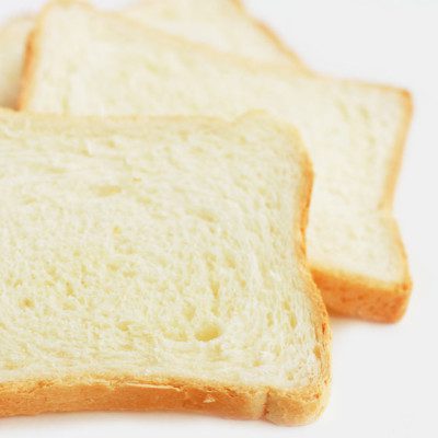 单甘油酯和二甘油酯是面包产品中使用的乳化剂。